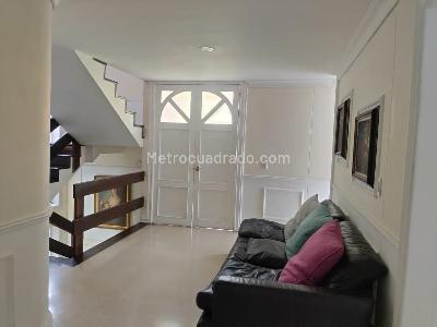Casa de 5 alcobas en venta en El Poblado, Medellín, 496 m² · foto 8 de 19