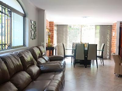 Casa de 3 alcobas en venta en El Poblado, Medellín, 188 m² · foto 5 de 16