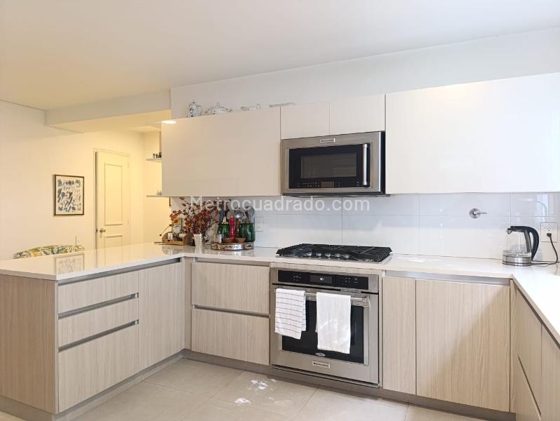 Apartamento Amoblado de 3 Alcobas con Gimnasio en El Poblado - 6