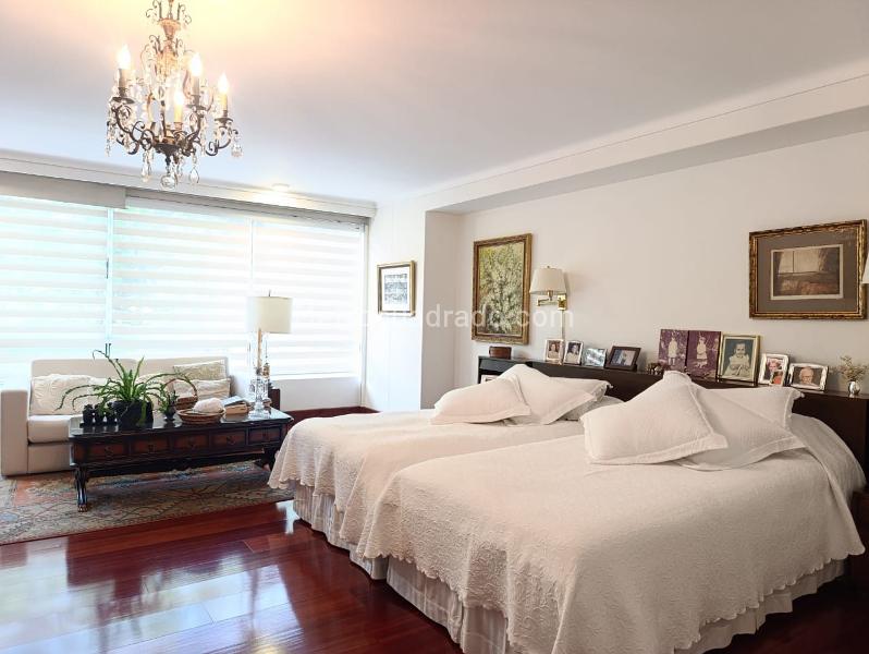 Apartamento Amoblado de 3 Alcobas con Gimnasio en El Poblado - 9