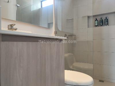 Apartamento de 1 alcoba en arriendo en El Poblado, Medellín, 76 m² · foto 10 de 11