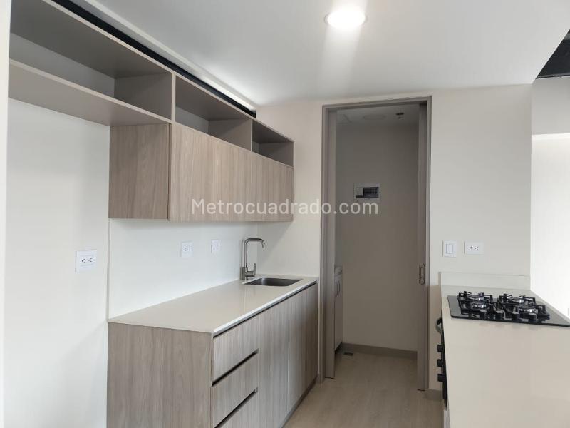 1BR Studio Apartment with Balcony and Covered Parking in El Poblado - 5