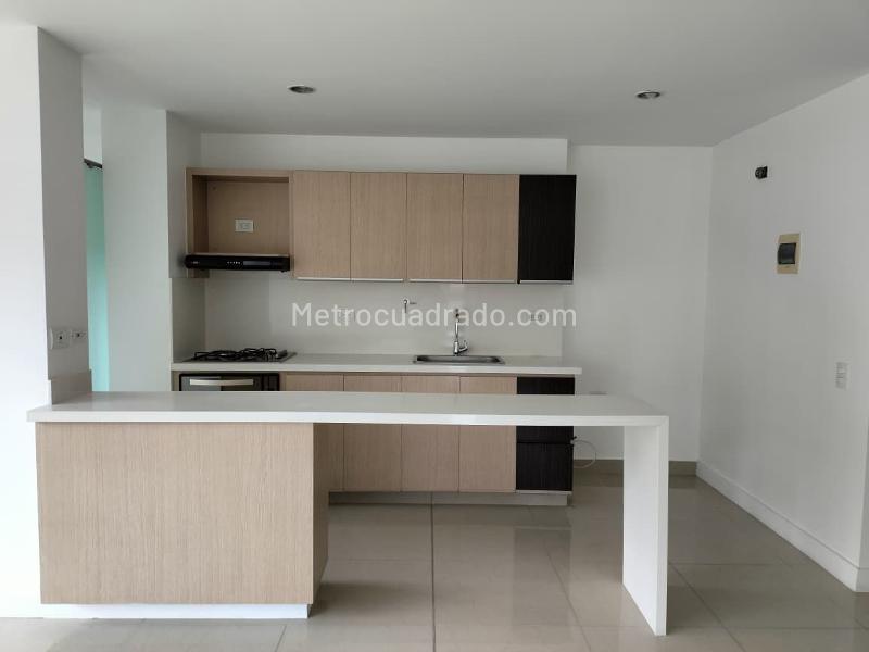 Apartamento de 3 Alcobas en Zona Residencial Tranquila de Castropol - 5