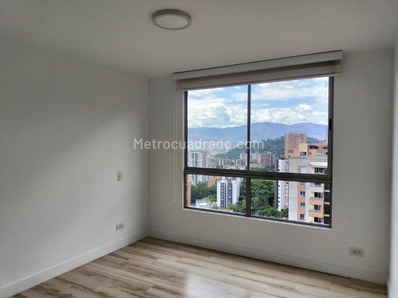 Apartamento de 3 Alcobas en Zona Residencial Tranquila de Castropol - 8