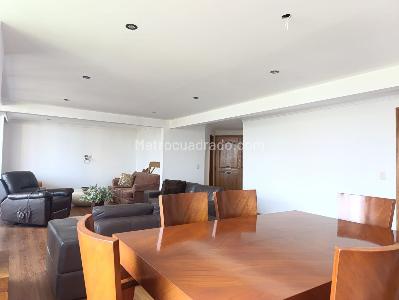 Apartamento en venta en El Poblado, Medellín · foto 3 de 18