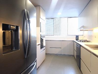 Apartamento en venta en El Poblado, Medellín · foto 6 de 18