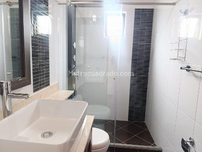 Casa de 3 alcobas en arriendo en El Poblado, Medellín, 360 m² · foto 17 de 17