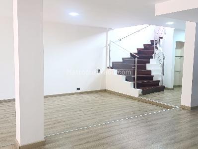 Casa de 3 alcobas en arriendo en El Poblado, Medellín, 360 m² · foto 4 de 17