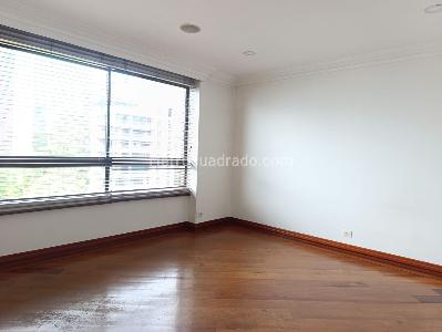Apartamento de 4 alcobas en arriendo en El Poblado, Medellín, 425 m² · foto 12 de 19