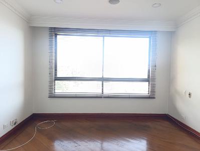 Apartamento de 4 alcobas en arriendo en El Poblado, Medellín, 425 m² · foto 14 de 19