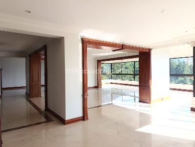 Apartamento de 4 alcobas en arriendo en El Poblado, Medellín, 425 m² · foto 2 de 19