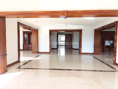 Apartamento de 4 alcobas en arriendo en El Poblado, Medellín, 425 m² · foto 3 de 19