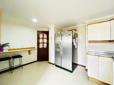Apartamento de 3 alcobas en venta en El Poblado, Medellín, 180 m² · foto 11 de 20