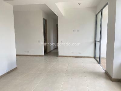 Apartamento de 3 alcobas en venta en Sabaneta, Sabaneta, 65 m² · foto 2 de 19
