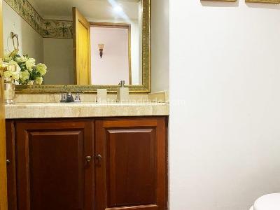 Apartamento de 3 alcobas en venta en El Poblado, Medellín, 220 m² · foto 17 de 19