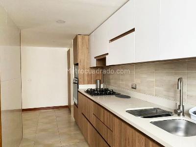 Apartamento de 3 alcobas en venta en El Poblado, Medellín, 220 m² · foto 7 de 19