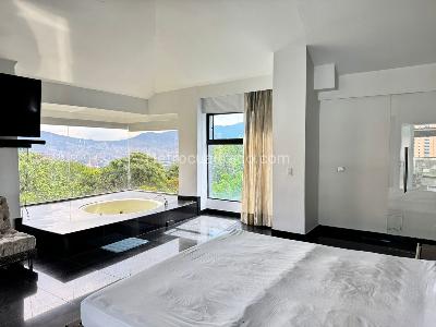 Apartamento de 5 alcobas en arriendo en El Poblado, Medellín, 500 m² · foto 2 de 20