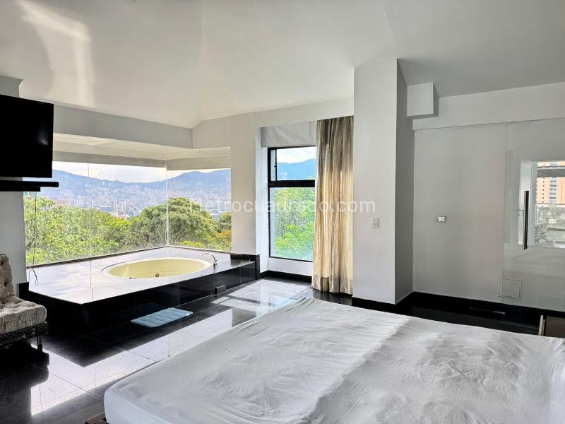 Penthouse de Lujo de 5 Alcobas con Jacuzzi en El Poblado - 2