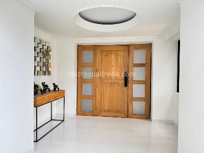 Apartamento de 5 alcobas en arriendo en El Poblado, Medellín, 500 m² · foto 7 de 20