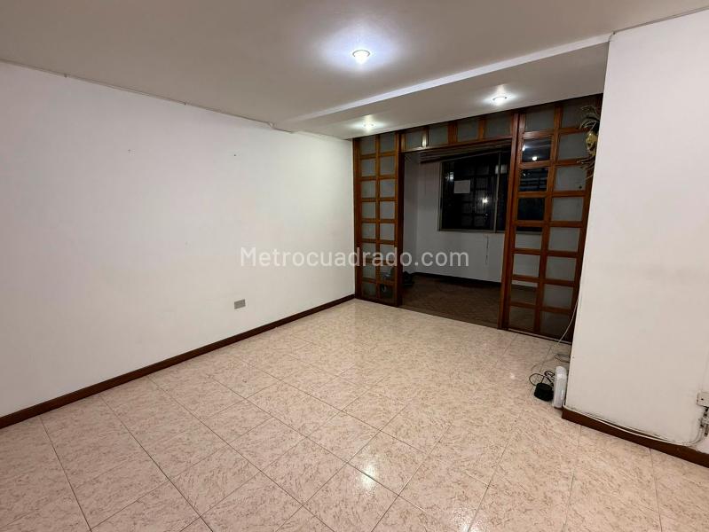 3BR Apartment for Rent in El Poblado with Study & Pool - 2
