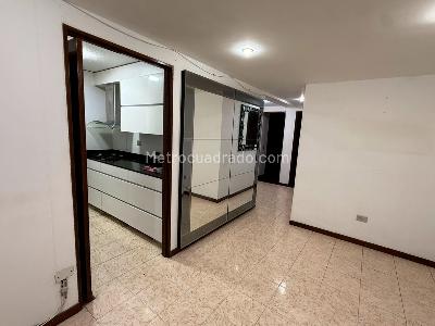 Apartamento de 3 alcobas en arriendo en El Diamante No. 2, Medellín, 120 m² · foto 3 de 11