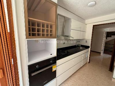 Apartamento de 3 alcobas en arriendo en El Diamante No. 2, Medellín, 120 m² · foto 5 de 11