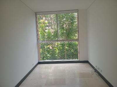 Apartamento de 3 alcobas en arriendo en El Poblado, Medellín, 220 m² · foto 10 de 20