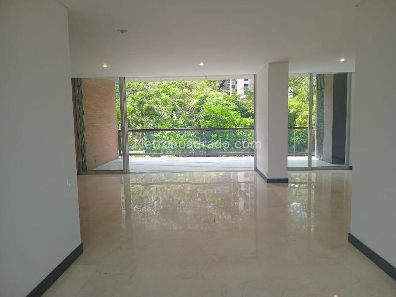 Apartamento de 3 Alcobas con Jacuzzi y Ascensor en El Poblado - 5