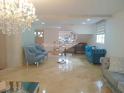 Casa de 4 alcobas en arriendo en El Poblado, Medellín, 375 m² · foto 3 de 20