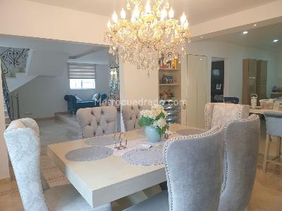 Casa de 4 alcobas en arriendo en El Poblado, Medellín, 375 m² · foto 5 de 20