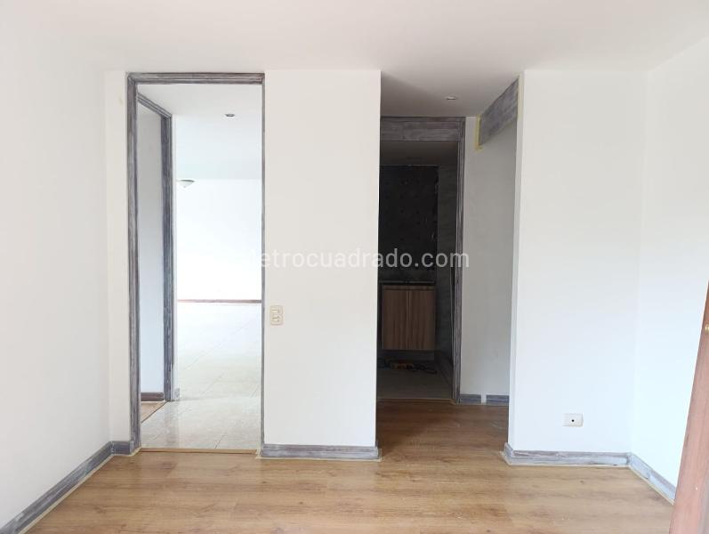 Apartamento de 2 Alcobas en El Poblado con Balcón en Conjunto Cerrado - 8