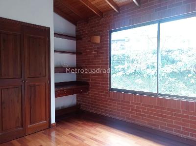 Casa de 4 alcobas en venta en El Poblado, Medellín, 400 m² · foto 13 de 19