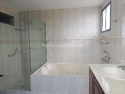 Casa de 4 alcobas en venta en El Poblado, Medellín, 400 m² · foto 14 de 19