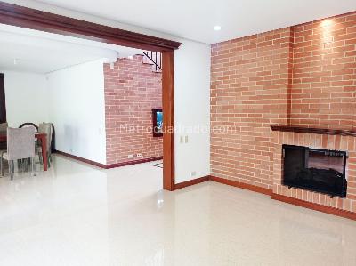 Casa de 4 alcobas en venta en El Poblado, Medellín, 400 m² · foto 2 de 19
