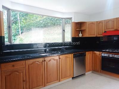 Casa de 4 alcobas en venta en El Poblado, Medellín, 400 m² · foto 4 de 19
