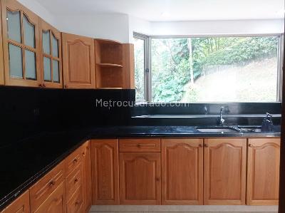 Casa de 4 alcobas en venta en El Poblado, Medellín, 400 m² · foto 5 de 19