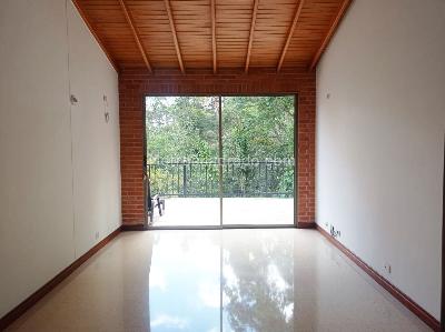 Casa de 4 alcobas en venta en El Poblado, Medellín, 400 m² · foto 6 de 19