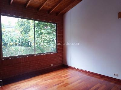 Casa de 4 alcobas en venta en El Poblado, Medellín, 400 m² · foto 9 de 19