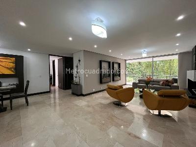 Casa de 4 alcobas en venta en Envigado, Envigado, 1200 m² · foto 2 de 18