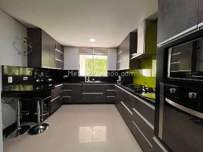 Casa de 4 alcobas en venta en Envigado, Envigado, 1200 m² · foto 7 de 18