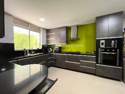Casa de 4 alcobas en venta en Envigado, Envigado, 1200 m² · foto 8 de 18