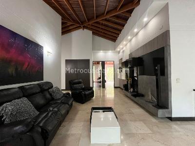Casa de 4 alcobas en venta en Envigado, Envigado, 1200 m² · foto 9 de 18