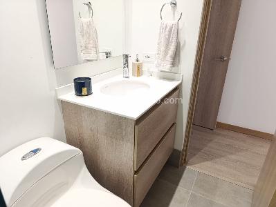 Apartamento de 2 alcobas en venta en El Poblado, Medellín, 92 m² · foto 17 de 19
