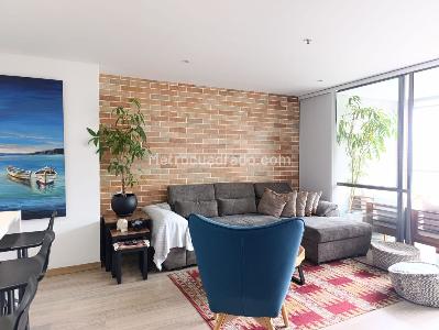 Apartamento de 2 alcobas en venta en El Poblado, Medellín, 92 m² · foto 3 de 19