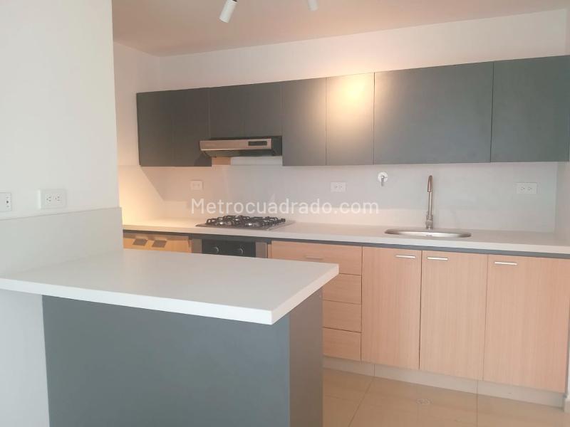 Modern 3BR Apartment in Quiet El Poblado - 5