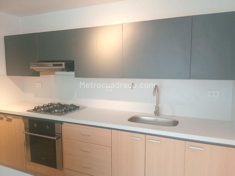 Modern 3BR Apartment in Quiet El Poblado - 6