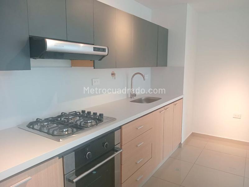 Modern 3BR Apartment in Quiet El Poblado - 7