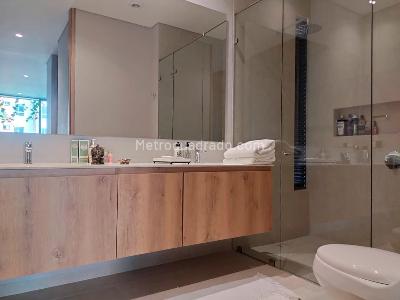 Apartamento de 2 alcobas en venta en El Poblado, Medellín, 122 m² · foto 13 de 15