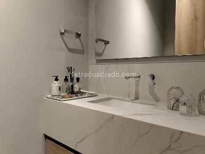 Apartamento de 2 alcobas en venta en El Poblado, Medellín, 122 m² · foto 14 de 15