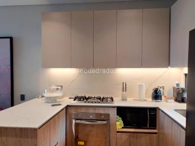 Apartamento de 2 alcobas en venta en El Poblado, Medellín, 122 m² · foto 4 de 15